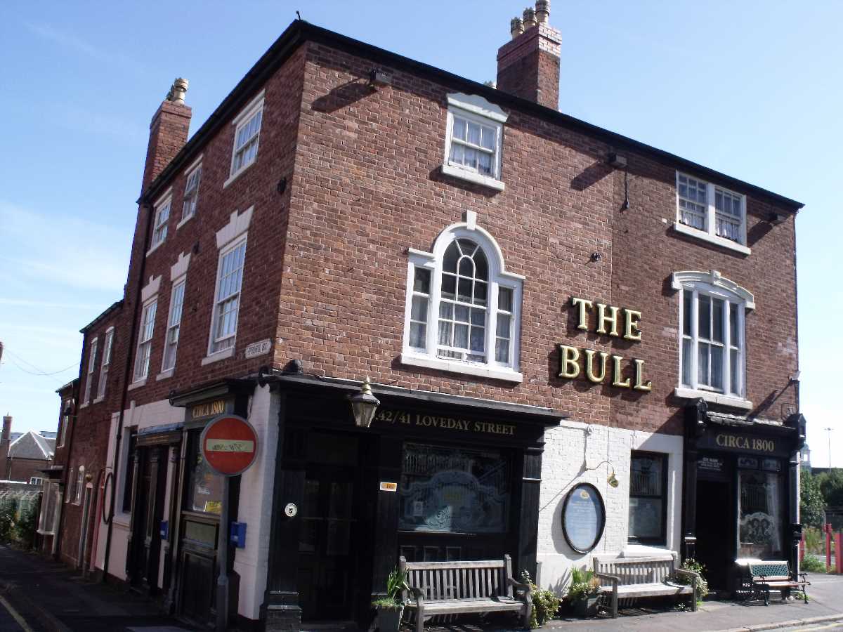 The+Bull+-+A+Heritage+Inn+in+the+Gun+Quarter!