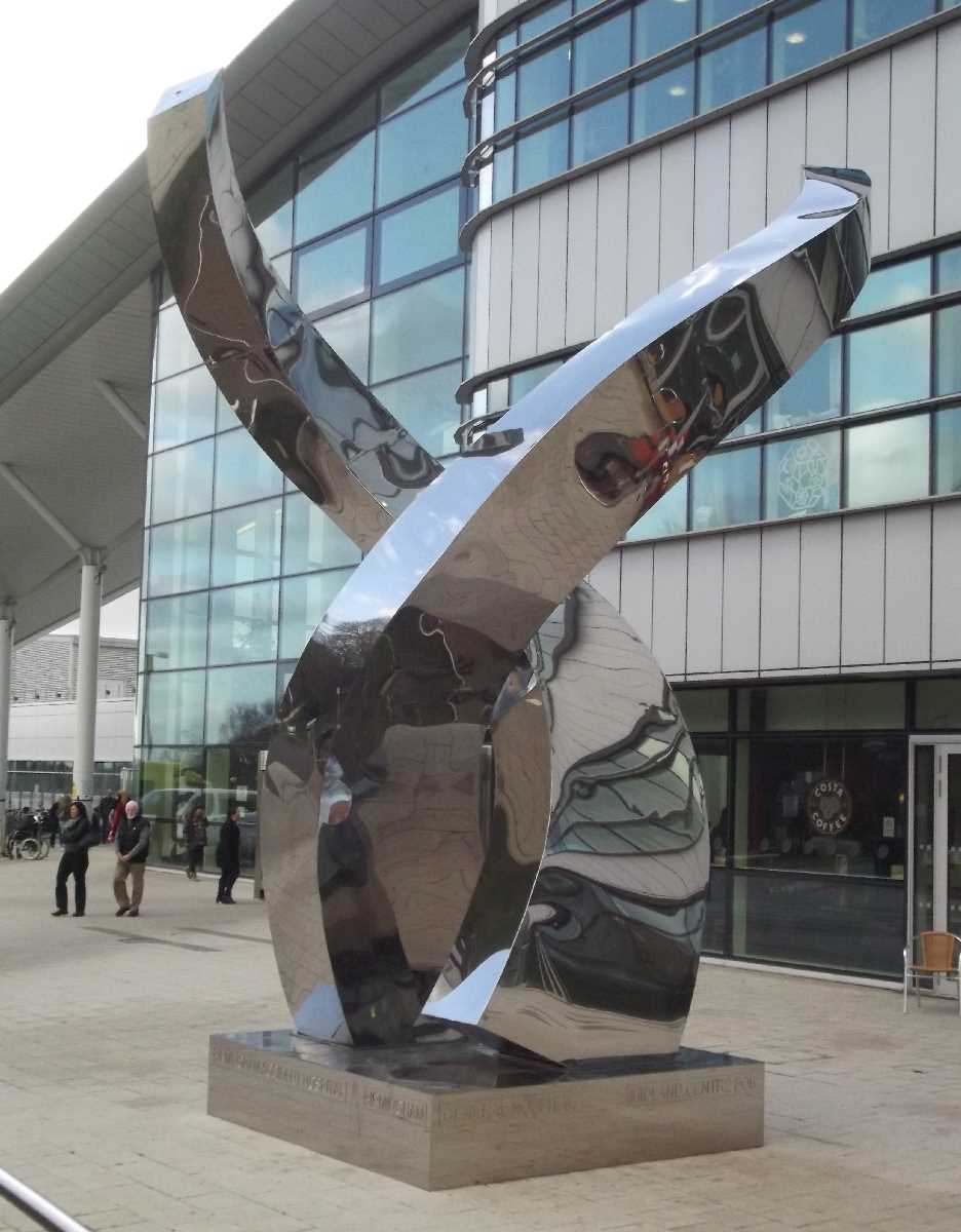 To+The+Future+-+an+abstract+sculpture+at+the+Queen+Elizabeth+Hospital+Birmingham